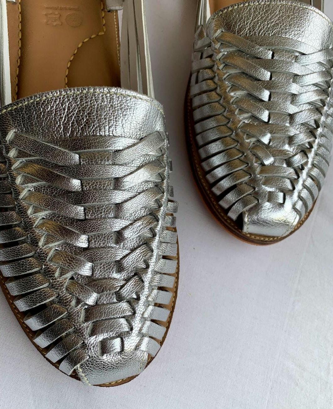 Handmade TAILOR LEATHER Mexican Huarache sandals with leather straps and woven sole, showcasing traditional craftsmanship.