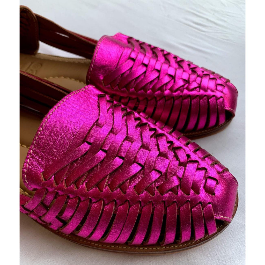 Handmade leather Mexican Huarache sandals by TAILOR LEATHER with woven straps and traditional design.